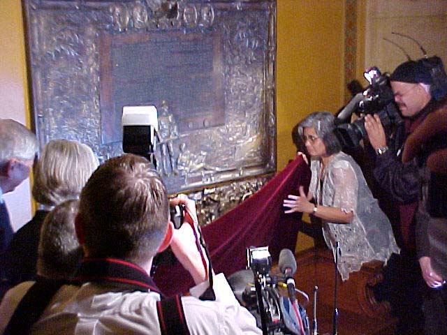 Unveiling of corrective plaque